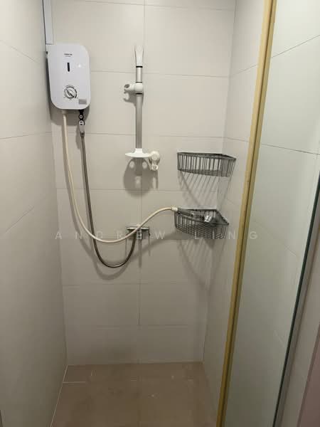 Guillemard View, 329A Guillemard Road, 1 Bedroom, 350 sqft, Apartment For Rent, by Andrew Ling, 500181185 - Bathroom - PropertyGuru.com.sg