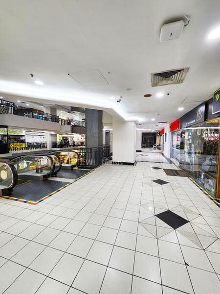 Parklane Shopping Mall, 35 Selegie Road, 452 sqft, Other Retail For Rent, by Stephen Koh, 500181202 - Interior - CommercialGuru.com.sg