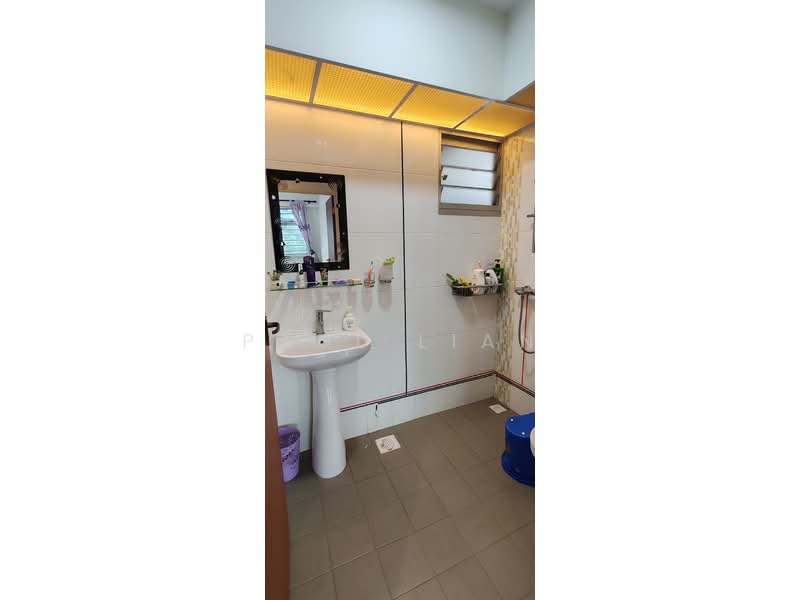 512B Yishun Street 51, 512B Yishun Street 51, 2 Bedrooms, 732 sqft, HDB Flat For Rent, by Paul Lian, 500181215 - Bathroom - PropertyGuru.com.sg