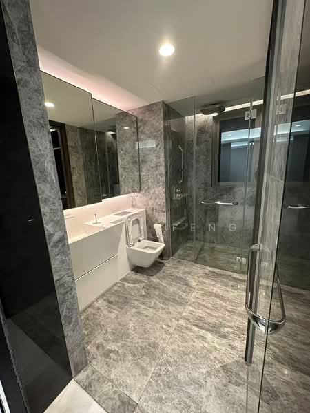 Cairnhill Nine, 15 Cairnhill Road, 2 Bedrooms, 743 sqft, Condominium For Sale, by Kevin Feng, 500181227 - Bathroom - PropertyGuru.com.sg