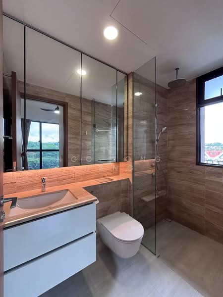Fourth Avenue Residences, 8 Fourth Avenue, 3 Bedrooms, 915 sqft, Condominium For Rent, by Ngo Tong Hang, 500181246 - Master Bathroom - PropertyGuru.com.sg