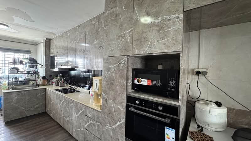 146 Woodlands Street 13, 146 Woodlands Street 13, 3 Bedrooms, 1,001 sqft, HDB Flat For Sale, by Xin Rong  林欣蓉., 500181248 - Kitchen - PropertyGuru.com.sg