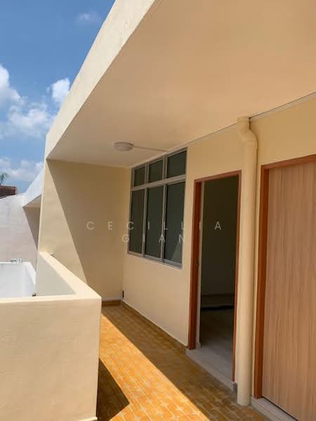 Leith Road, Leith Road, 4 Bedrooms, 2,000 sqft, Terraced House For Rent, by Cecillia Gian, 500181249 - Exterior - PropertyGuru.com.sg