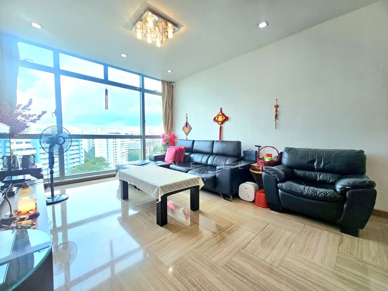 Hillview Regency, 28 Bukit Batok East Avenue 2, 3 Bedrooms, 1,130 sqft, Condominium For Sale, by Wayne Teo, 500181252 - Living Room - PropertyGuru.com.sg