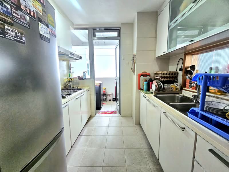 Hillview Regency, 28 Bukit Batok East Avenue 2, 3 Bedrooms, 1,130 sqft, Condominium For Sale, by Wayne Teo, 500181252 - Kitchen - PropertyGuru.com.sg