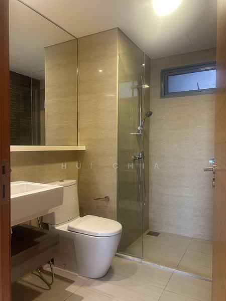 Woodhaven, 71 Woodgrove Avenue, 3 Bedrooms, 1,173 sqft, Condominium For Sale, by hui Chia, 500181256 - Bathroom - PropertyGuru.com.sg