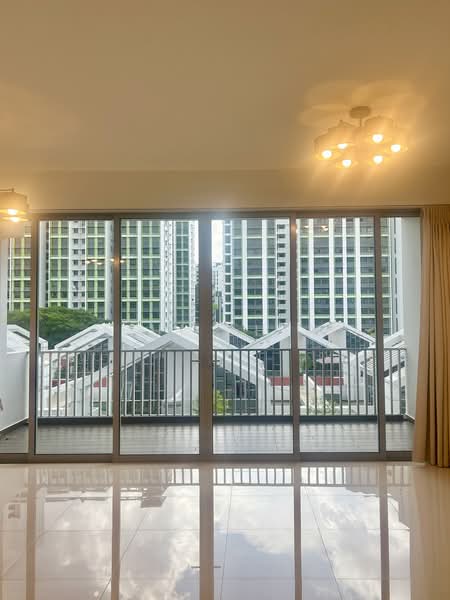 Woodhaven, 71 Woodgrove Avenue, 3 Bedrooms, 1,173 sqft, Condominium For Sale, by hui Chia, 500181256 - Balcony - PropertyGuru.com.sg