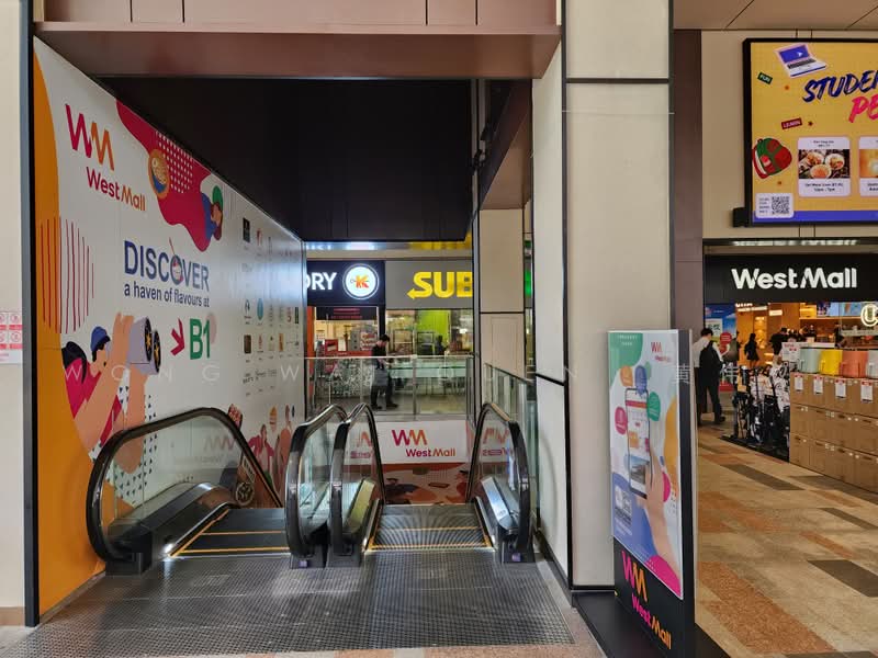 West Mall, 1 Bukit Batok Central Link, Dairy Farm / Bukit Panjang / Choa Chu Kang, 1,104 sqft, Mall Shop For Rent, by Wong Wai Quen  黄伟权, 500181259 - Entrance - CommercialGuru.com.sg