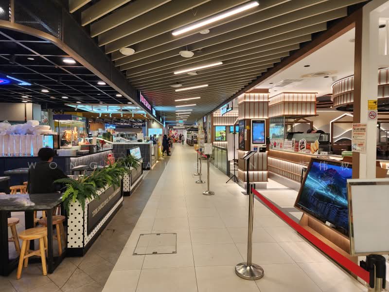 West Mall, 1 Bukit Batok Central Link, Dairy Farm / Bukit Panjang / Choa Chu Kang, 1,104 sqft, Mall Shop For Rent, by Wong Wai Quen  黄伟权, 500181259 - Corridor - CommercialGuru.com.sg