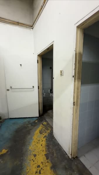 Paya Ubi Industrial Park, 51 Ubi Avenue 1, 2,200 sqft, Light Industrial (B1) For Rent, by Liew Wenzheng, 500181260 - Interior - CommercialGuru.com.sg