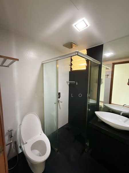 Pinevale, 2 Tampines Street 73, 3 Bedrooms, 1,281 sqft, Condominium For Rent, by Luis Loh, 500181267 - Bathroom - PropertyGuru.com.sg