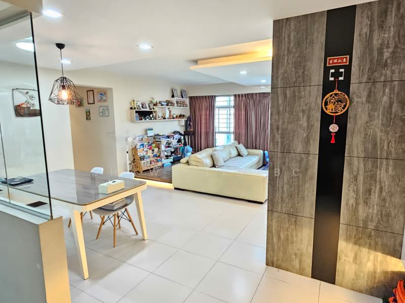 428A Yishun Avenue 11, 428A Yishun Avenue 11, 3 Bedrooms, 1,206 sqft, HDB Flat For Sale, by Shawn Lim BC, 500181268 - Living Room - PropertyGuru.com.sg