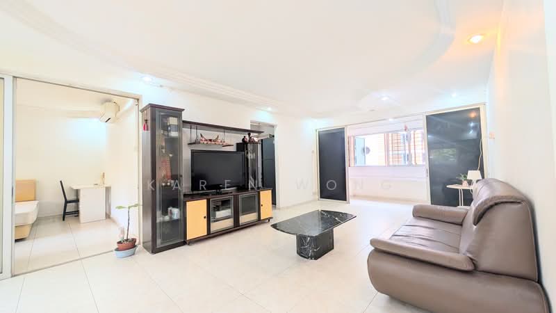 160 Pasir Ris Street 13, 160 Pasir Ris Street 13, 4 Bedrooms, 1,571 sqft, HDB Flat For Sale, by Karen Wong, 500181277 - Living Room - PropertyGuru.com.sg