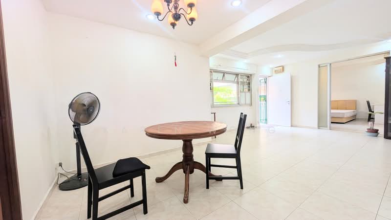 160 Pasir Ris Street 13, 160 Pasir Ris Street 13, 4 Bedrooms, 1,571 sqft, HDB Flat For Sale, by Karen Wong, 500181277 - Living Room - PropertyGuru.com.sg