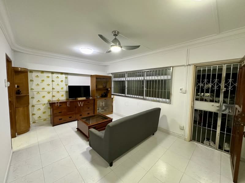 433 Yishun Avenue 6, 433 Yishun Avenue 6, 3 Bedrooms, 904 sqft, HDB Flat For Rent, by Chew Hock Ngee, 500181288 - Living Room - PropertyGuru.com.sg