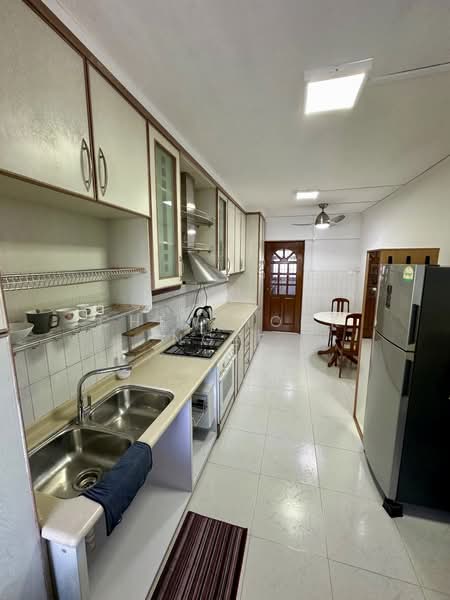 433 Yishun Avenue 6, 433 Yishun Avenue 6, 3 Bedrooms, 904 sqft, HDB Flat For Rent, by Chew Hock Ngee, 500181288 - Kitchen - PropertyGuru.com.sg