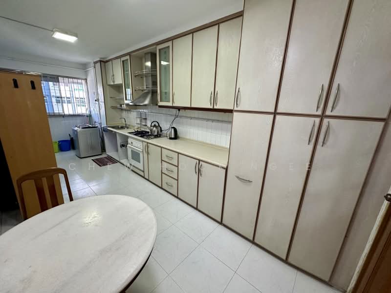 433 Yishun Avenue 6, 433 Yishun Avenue 6, 3 Bedrooms, 904 sqft, HDB Flat For Rent, by Chew Hock Ngee, 500181288 - Kitchen - PropertyGuru.com.sg