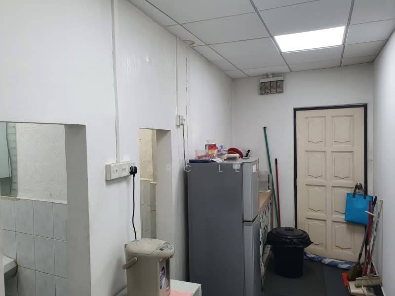 Ground Floor | Dual Key | 8 Pax Dormitory And Potential Shop @ Guillemard Road, Guillemard Road, 1,140 sqft, Dormitory For Sale, by Marc Lee, 500181292 - Kitchen - CommercialGuru.com.sg