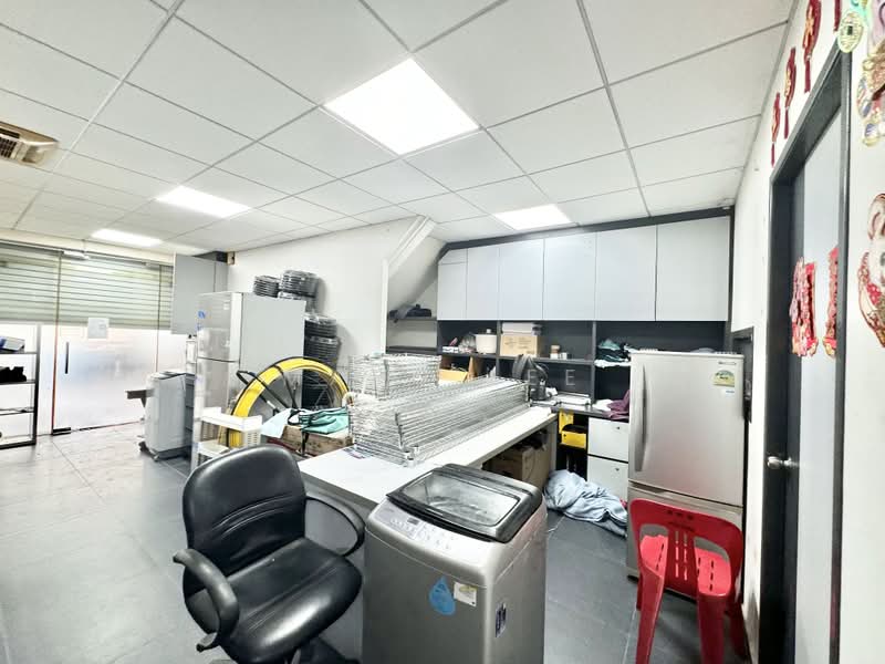 Ground Floor | Dual Key | 8 Pax Dormitory And Potential Shop @ Guillemard Road, Guillemard Road, 1,140 sqft, Dormitory For Sale, by Marc Lee, 500181292 - Interior - CommercialGuru.com.sg