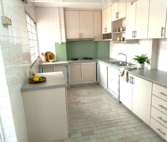 219A Jurong East Street 21, 219A Jurong East Street 21, 3 Bedrooms, 1,270 sqft, HDB Flat For Sale, by Maggie Choo, 500181294 - Kitchen - PropertyGuru.com.sg