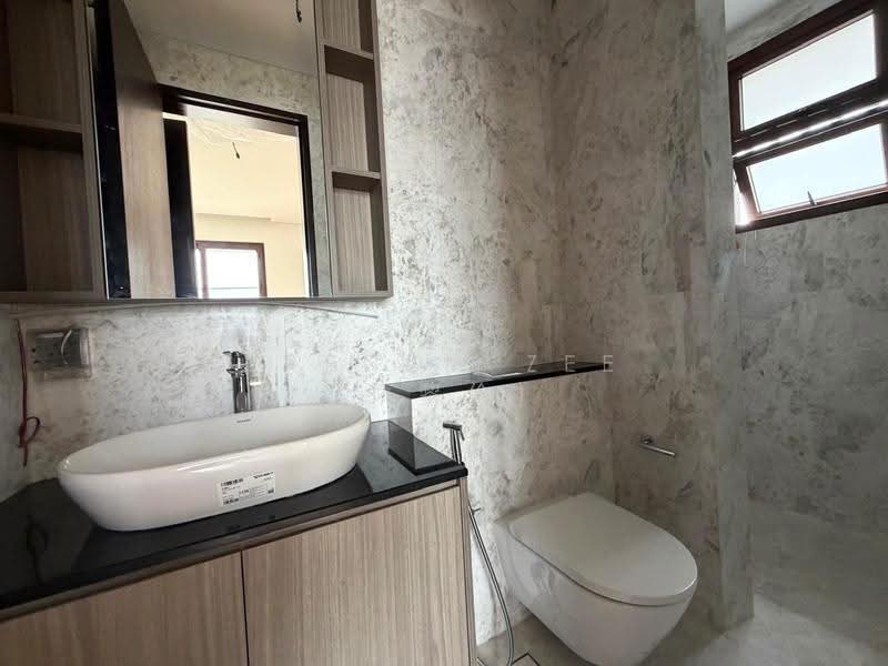 Newly Built Detached ✧ Gallop Park / Farrer Road enclave ✧ Near MRT & Schools, Farrer Road, Gallop Park Road, Jalan Harom Setangkai, Cluny Park, Jalan Kembang Melati, Tanglin / Holland / Bukit Timah, 5 Bedrooms, 7,250 sqft, Detached House For Sale, by Brenda Zee (徐黎倫), 500181295 - Bathroom - PropertyGuru.com.sg