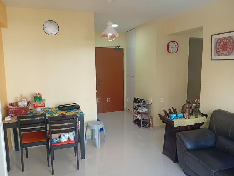 418A Fernvale Link, 418A Fernvale Link, 2 Bedrooms, 731 sqft, HDB Flat For Sale, by Roger Kang, 500181302 - Living Room - PropertyGuru.com.sg