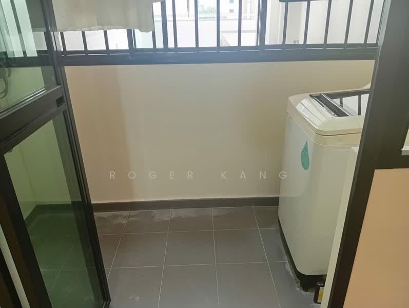 418A Fernvale Link, 418A Fernvale Link, 2 Bedrooms, 731 sqft, HDB Flat For Sale, by Roger Kang, 500181302 - Balcony - PropertyGuru.com.sg