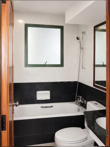 Palm Gardens, 2D Hong San Walk, 3 Bedrooms, 1,206 sqft, Condominium For Sale, by Ario Kusumo, 500181329 - Master Bathroom - PropertyGuru.com.sg