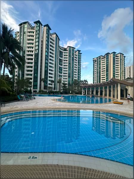Palm Gardens, 2D Hong San Walk, 3 Bedrooms, 1,206 sqft, Condominium For Sale, by Ario Kusumo, 500181329 - Swimming Pool  - PropertyGuru.com.sg