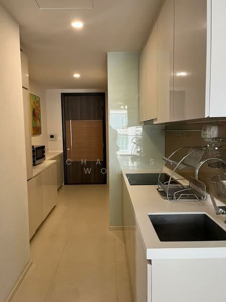 Regent Residences, 1091 Serangoon Road, 2 Bedrooms, 689 sqft, Condominium For Rent, by CHARLES WONG, 500181335 - Kitchen - PropertyGuru.com.sg