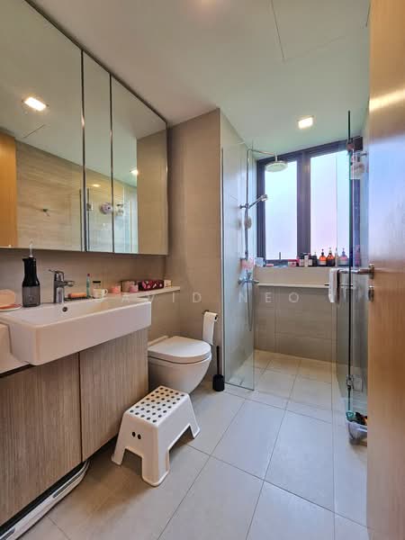 Thomson Three, 21 Bright Hill Drive, 3 Bedrooms, 1,044 sqft, Condominium For Sale, by David Neo, 500181339 - Bathroom - PropertyGuru.com.sg