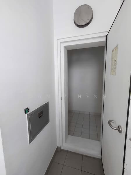 Riviera Residences, 11 Riviera Drive, 3 Bedrooms, 1,281 sqft, Condominium For Sale, by Johnny Heng, 500181341 - House Shelter and Rubbish Chute - PropertyGuru.com.sg