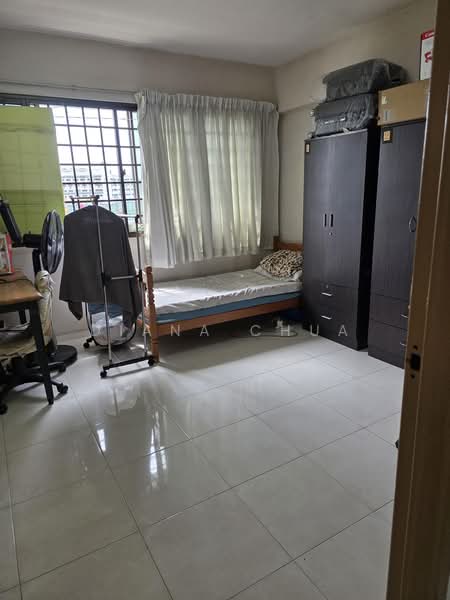 141 Serangoon North Avenue 2, 141 Serangoon North Avenue 2, 3 Bedrooms, 1,216 sqft, HDB Flat For Sale, by Diana Chua, 500181349 - Bedroom - PropertyGuru.com.sg