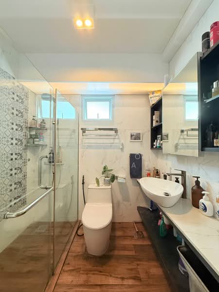 676D Punggol Drive, 676D Punggol Drive, 3 Bedrooms, 1,001 sqft, HDB Flat For Sale, by Jose Loh Zhenhao, 500181351 - Bathroom - PropertyGuru.com.sg