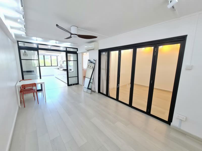 169 Stirling Road, 169 Stirling Road, 2 Bedrooms, 645 sqft, HDB Flat For Sale, by Ivan Lam, 500181353 - Living Room - PropertyGuru.com.sg