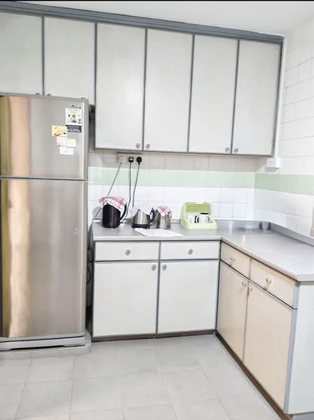 880 Woodlands Street 82, 880 Woodlands Street 82, 3 Bedrooms, 1,130 sqft, HDB Flat For Sale, by Calvin Choh, 500181354 - Kitchen - PropertyGuru.com.sg