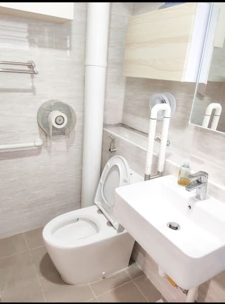 880 Woodlands Street 82, 880 Woodlands Street 82, 3 Bedrooms, 1,130 sqft, HDB Flat For Sale, by Calvin Choh, 500181354 - Bathroom - PropertyGuru.com.sg