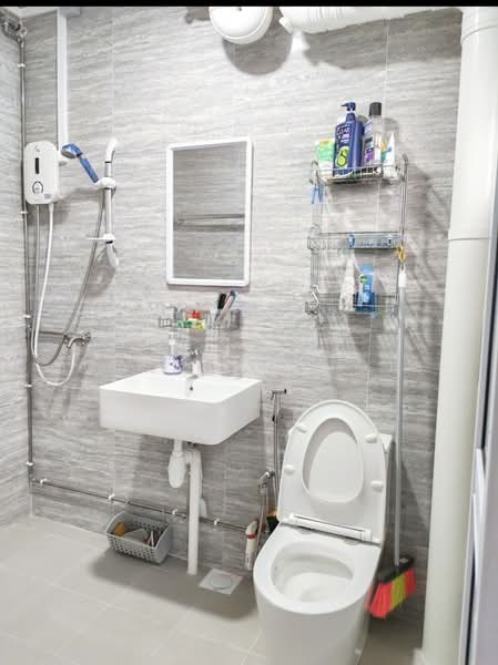 880 Woodlands Street 82, 880 Woodlands Street 82, 3 Bedrooms, 1,130 sqft, HDB Flat For Sale, by Calvin Choh, 500181354 - Bathroom - PropertyGuru.com.sg