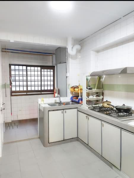 880 Woodlands Street 82, 880 Woodlands Street 82, 3 Bedrooms, 1,130 sqft, HDB Flat For Sale, by Calvin Choh, 500181354 - Kitchen - PropertyGuru.com.sg