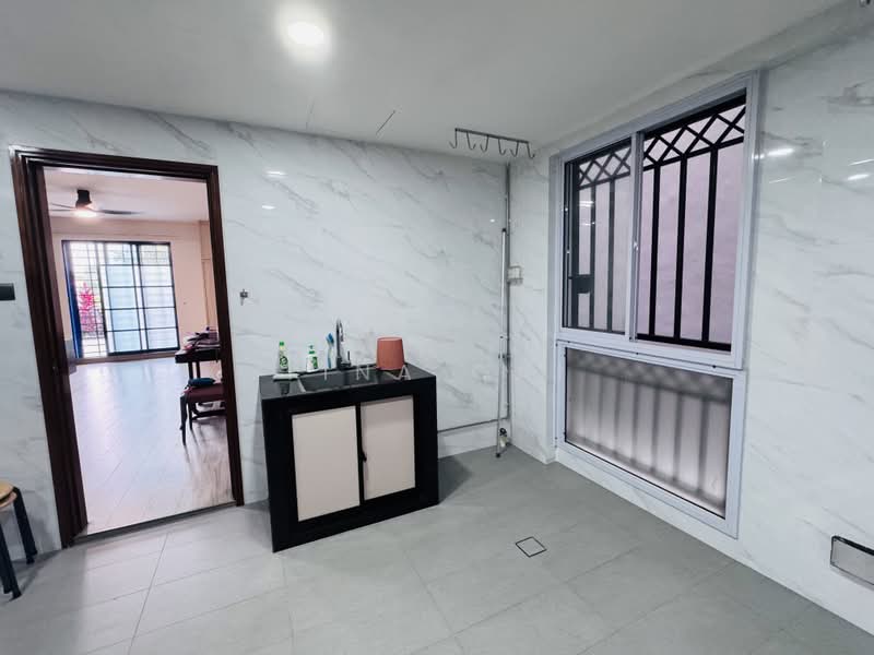 Kellett Court, 21 Shelford Road, 3 Bedrooms, 1,044 sqft, Condominium For Sale, by Tina Cai, 500181365 - Kitchen - PropertyGuru.com.sg