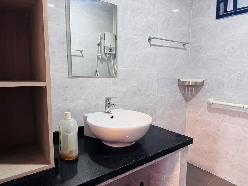 Kellett Court, 21 Shelford Road, 3 Bedrooms, 1,044 sqft, Condominium For Sale, by Tina Cai, 500181365 - MasterBathroom - PropertyGuru.com.sg