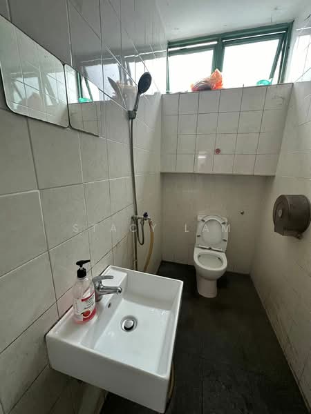 Shun Li Industrial Park, 91 Kaki Bukit Avenue 1, 1,800 sqft, Factory / Workshop (B2) For Rent, by Stacy Lam, 500181371 - Bathroom - CommercialGuru.com.sg