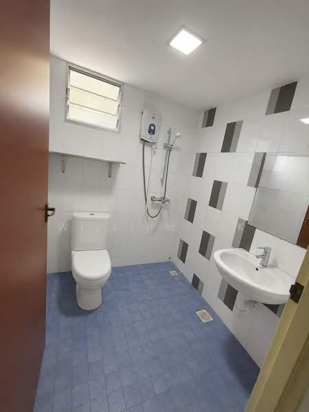 469B Sengkang West Way, 469B Sengkang West Way, 4 Bedrooms, 1,216 sqft, HDB Flat For Sale, by William Lek Propnex, 500181373 - Bathroom - PropertyGuru.com.sg
