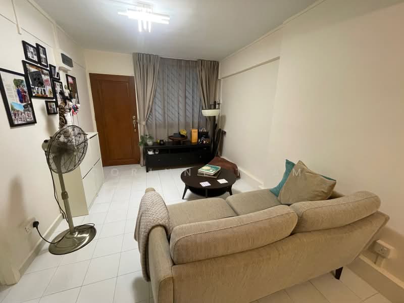 11 Holland Drive, 11 Holland Drive, 2 Bedrooms, 700 sqft, HDB Flat For Rent, by Corinne Tham, 500181384 - Living Room - PropertyGuru.com.sg