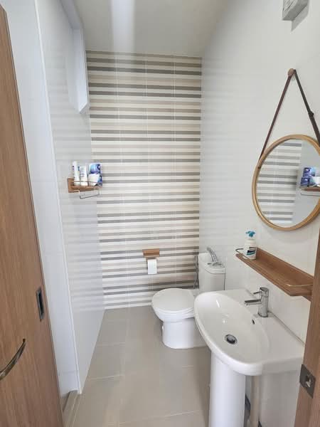 419A Northshore Drive, 419A Northshore Drive, 2 Bedrooms, 1,012 sqft, HDB Flat For Sale, by William Lek Propnex, 500181389 - Bathroom - PropertyGuru.com.sg