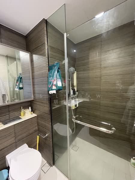 Coco Palms, 21 Pasir Ris Grove, 3 Bedrooms, 904 sqft, Condominium For Sale, by Ashlyn Aw 胡欣慧, 500181399 - Bathroom - PropertyGuru.com.sg