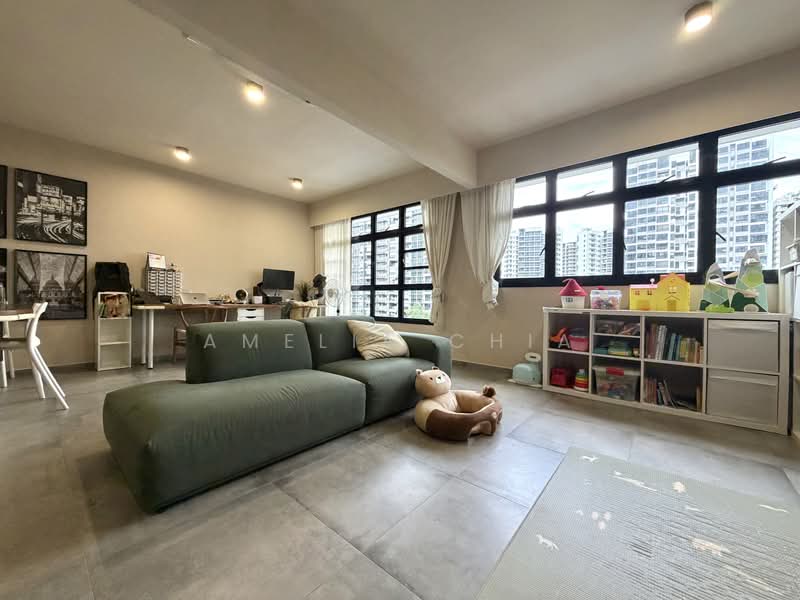 471A Fernvale Street, 471A Fernvale Street, 2 Bedrooms, 1,001 sqft, HDB Flat For Sale, by Amelia Chia, 500181405 - Living Room - PropertyGuru.com.sg