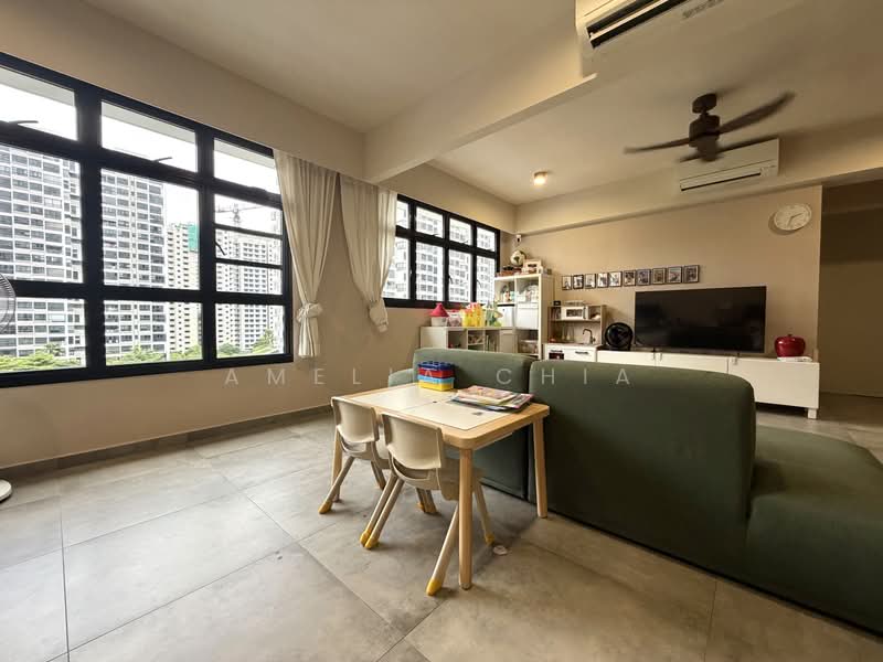 471A Fernvale Street, 471A Fernvale Street, 2 Bedrooms, 1,001 sqft, HDB Flat For Sale, by Amelia Chia, 500181405 - Living Room - PropertyGuru.com.sg
