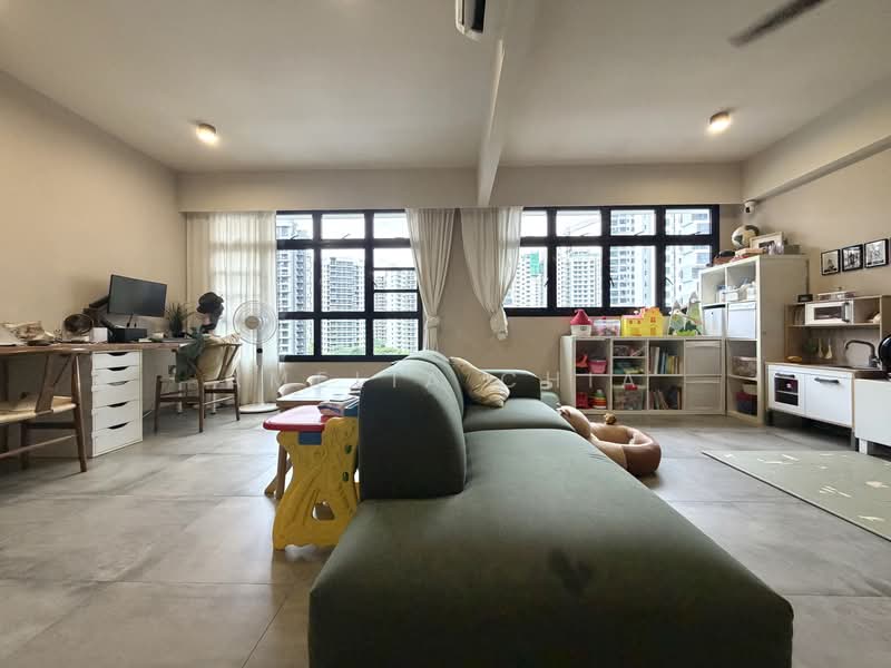 471A Fernvale Street, 471A Fernvale Street, 2 Bedrooms, 1,001 sqft, HDB Flat For Sale, by Amelia Chia, 500181405 - Living Room - PropertyGuru.com.sg