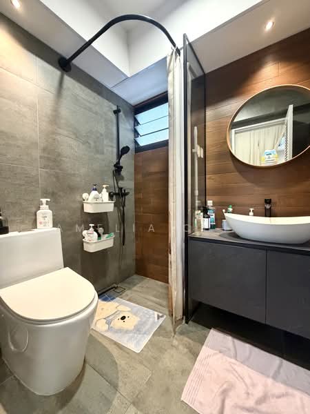 471A Fernvale Street, 471A Fernvale Street, 2 Bedrooms, 1,001 sqft, HDB Flat For Sale, by Amelia Chia, 500181405 - Bathroom - PropertyGuru.com.sg